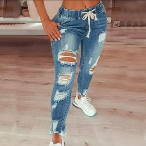 🆕️High Waist Destructed Jeans